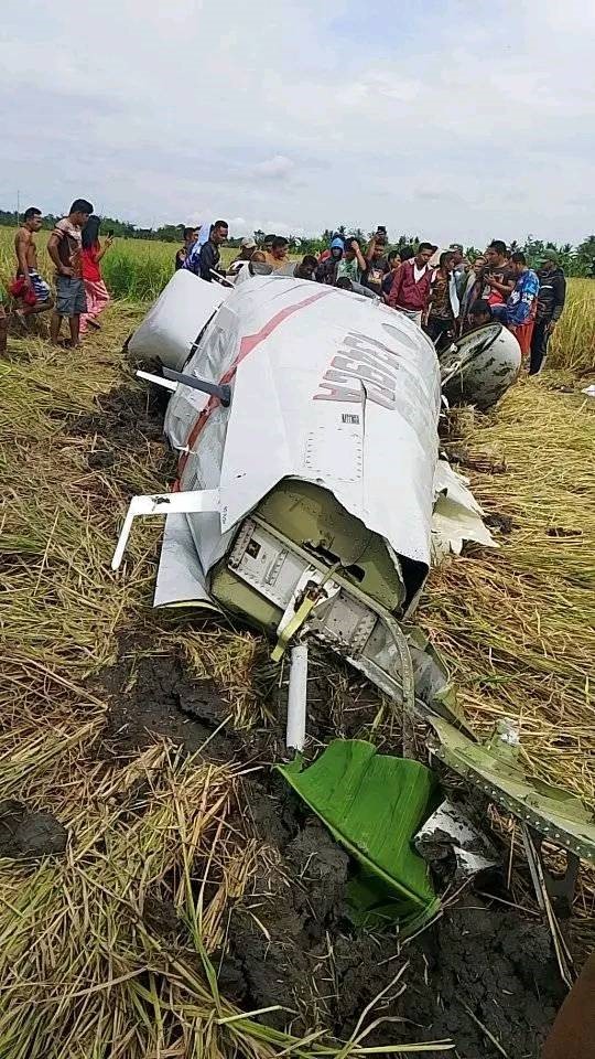filipinlerde kucuk ucak misir tarlasina cakildi 4 olu 2 2V7fMz6s