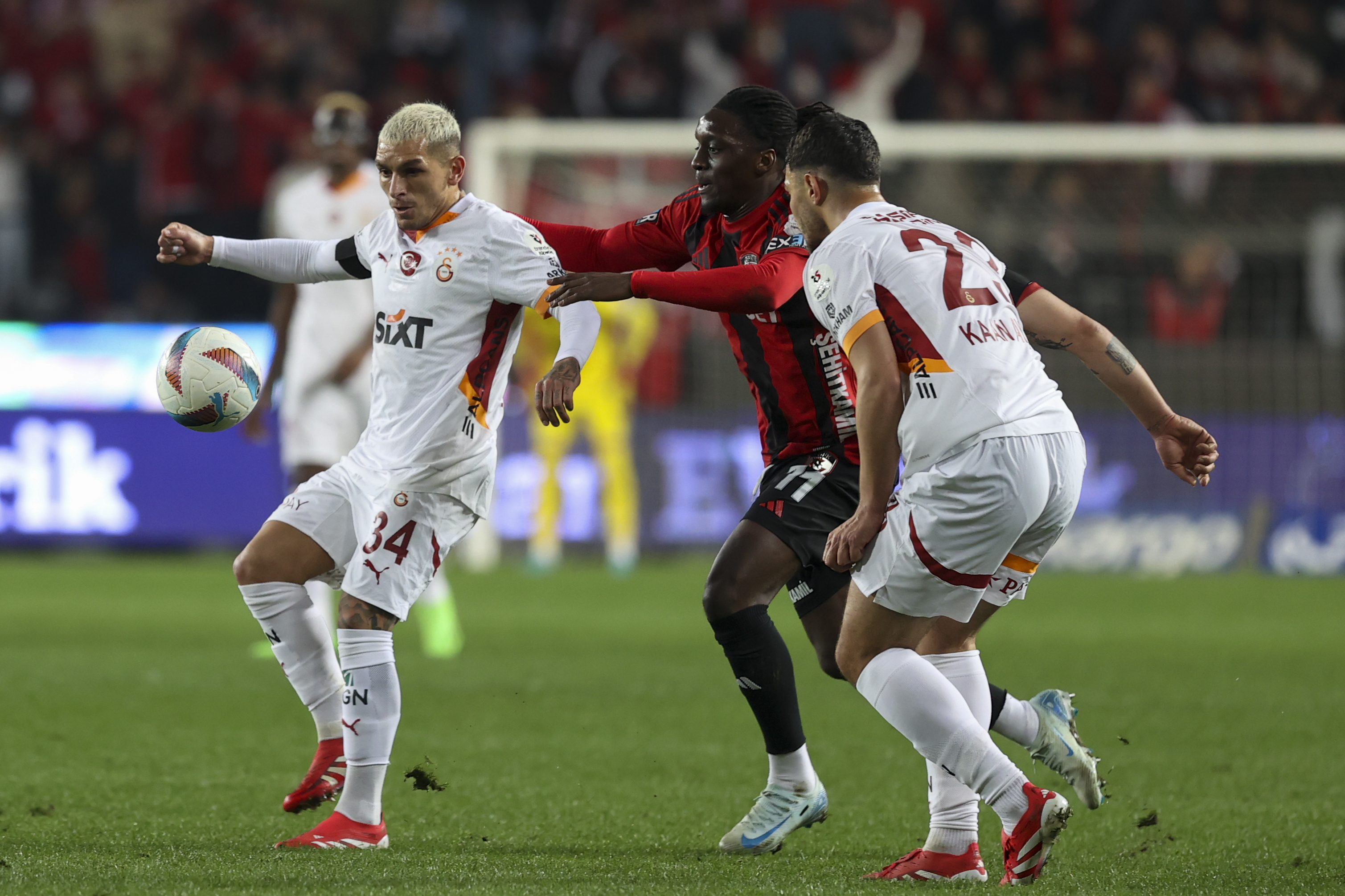 galatasaray ahmed kutucu ile uc puani aldi 0 CfTpkJaP
