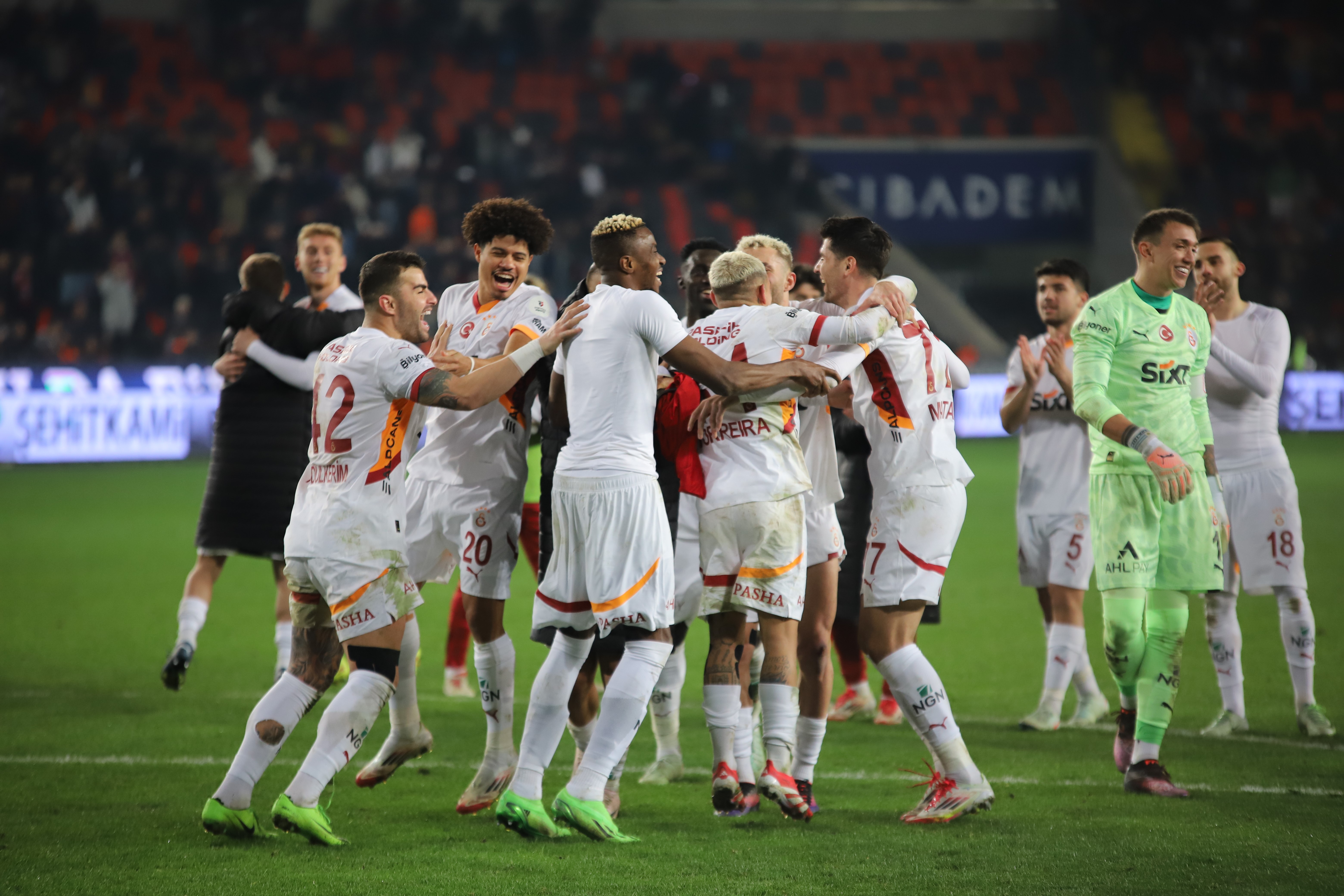 galatasarayin el freni ortaya cikti bu oyunla nereye kadar 0
