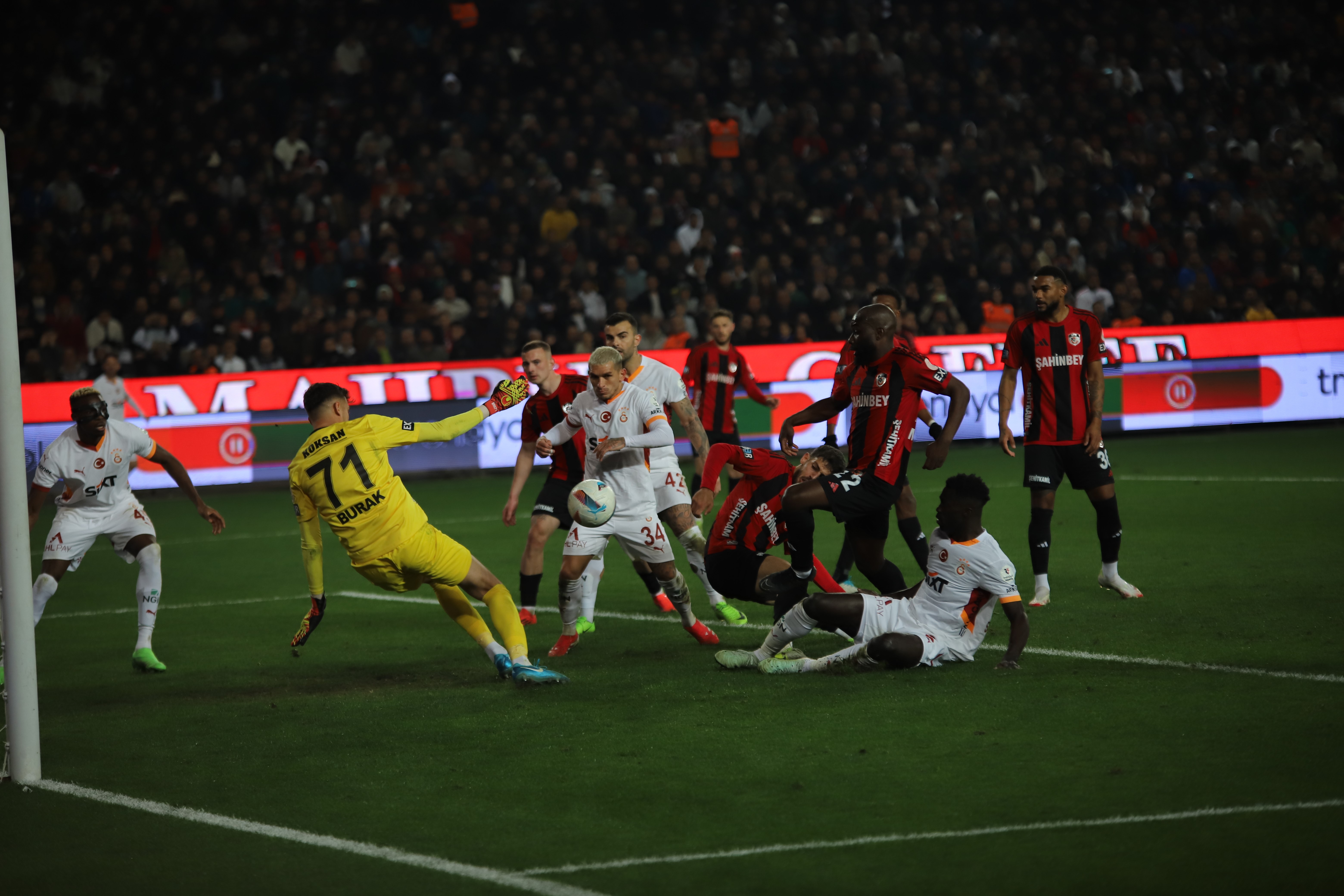galatasarayin el freni ortaya cikti bu oyunla nereye kadar 2 5ZYVeLr8