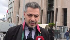 gorev yaptigi okulda oldurulen ibrahim oktuganin esinden carpici aciklama sehit dediler sehitligi verilmedi bunu Zg6bOxng