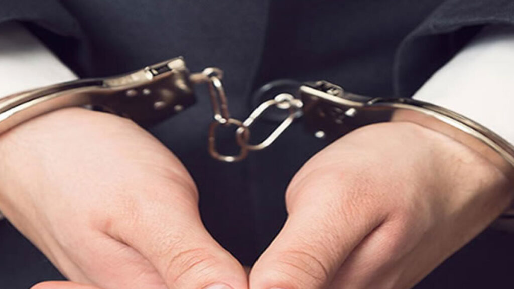 gri kategoride aranan feto firarisi eski hakim yasar akyildiz yakalandi y4PKiBLs