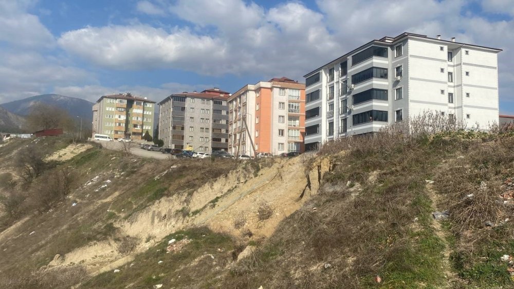 heyelan vatandaslari tedirgin ediyor 0 Bkf9845g