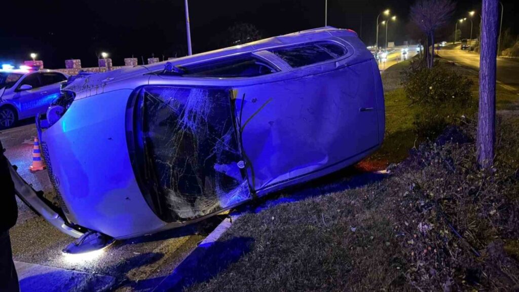 hurdaya donen aractan burnu bile kanamadan cikti EMDFh7XU