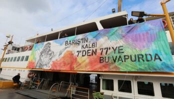 ibb sehir hatlarindan baris manco icin ozel sefer dgzenledi HlSk987h