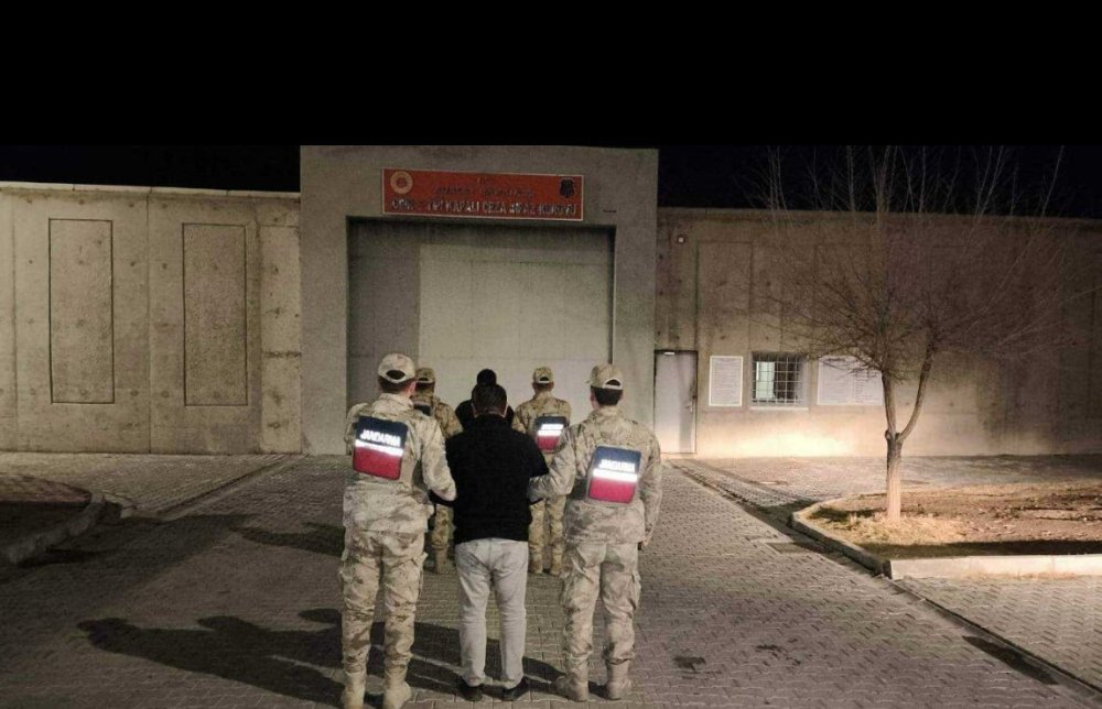 igdirda 15 kacak gocmen yakalandi 0 2jZuUtDU