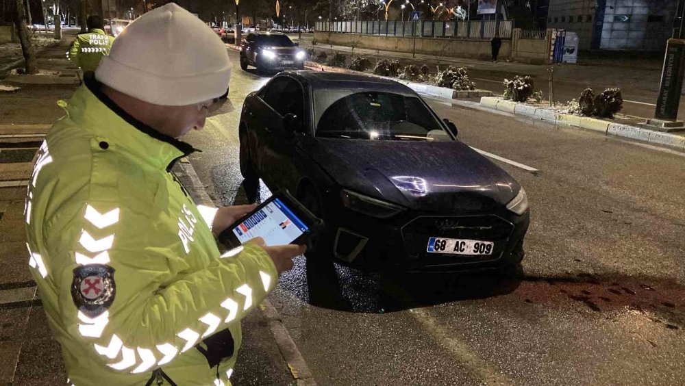 iki hakimin aracina carpti otogarda kacarken yakalandi 1