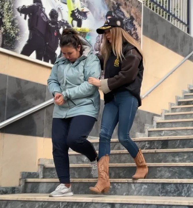 internet uzerinden yuzlerce kisiyi dolandirdilar oto yikamacisi 4 kisiden buyuk vurgun 3 SzdCcj5M