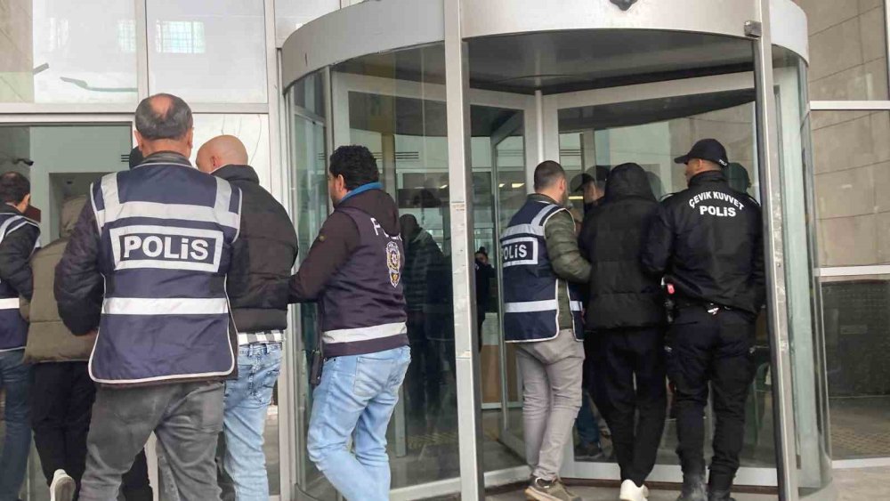 is yerlerini kursunlayip harac aliyorlardi kaplanlar cetesine polis darbesi 4 Ow1NkEhJ