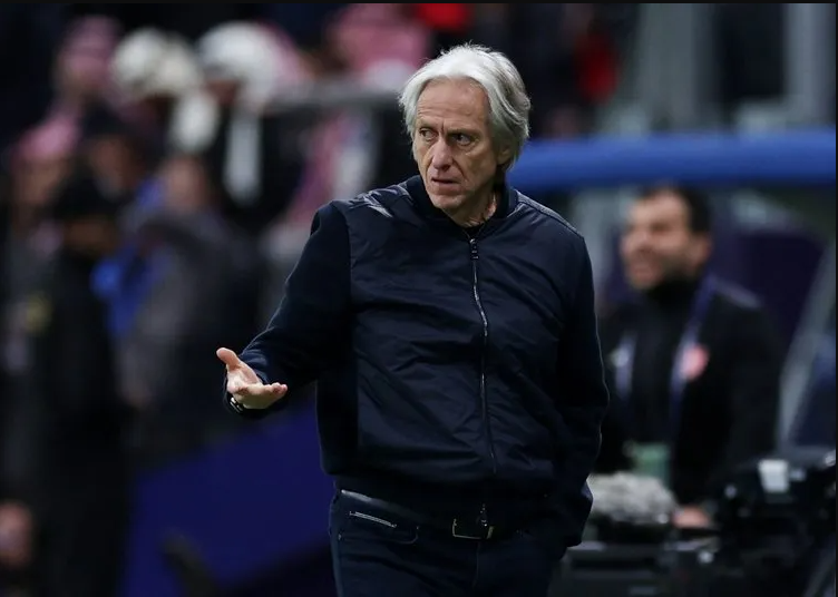 ismail kartal jorge jesus ile karsi karsiya geldi ilk yarida isi bitirdi 2 pBQGOWDD
