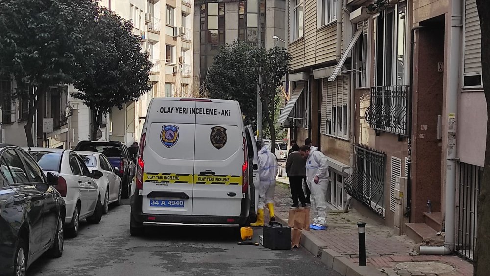 istanbul yangin dehseti yasli kadin alevlerin arasinda can verdi 2