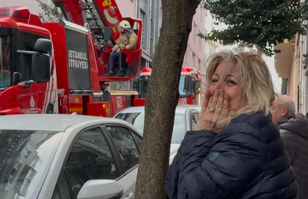 istanbul yangin dehseti yasli kadin alevlerin arasinda can verdi 3 LVjNelcH