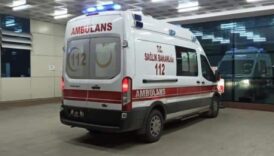 istanbulda celik bariyere carpan minibusun surucusu agir yarali 7tDxPp1B