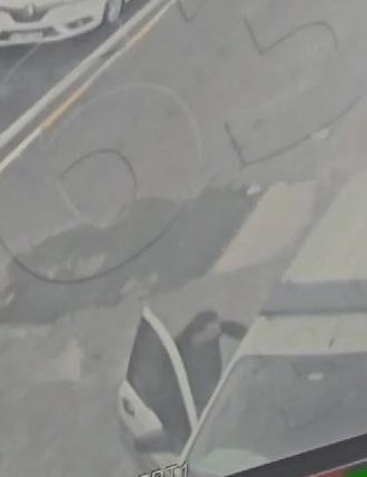 istanbulda dehset polise bicakli saldiri 1