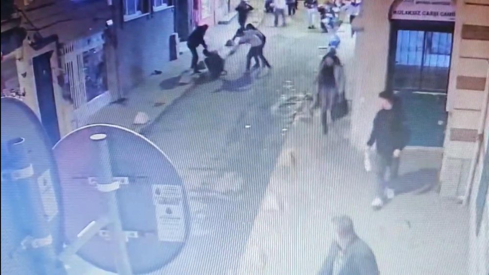 istanbulda ikizini tehdit eden husumetlisini tabanca ile vurdu 0 CHPeDtsg