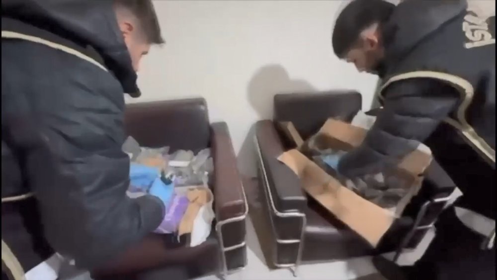 istanbulda kacak silah operasyonu uzun namlulu piyade tufegi ele gecirildi 5