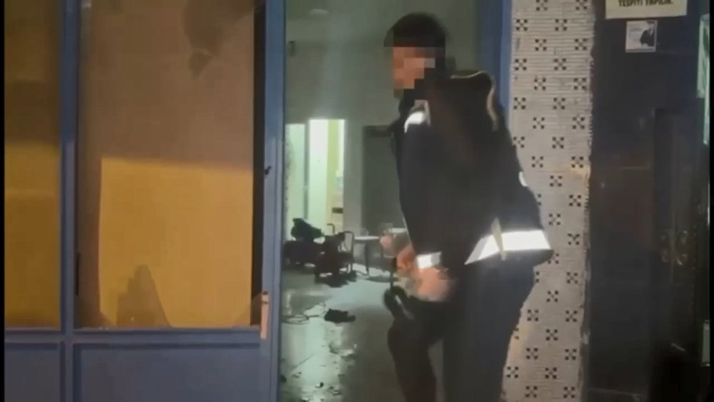 istanbulda kacak silah operasyonu uzun namlulu piyade tufegi ele gecirildi 8 KFbz74IJ