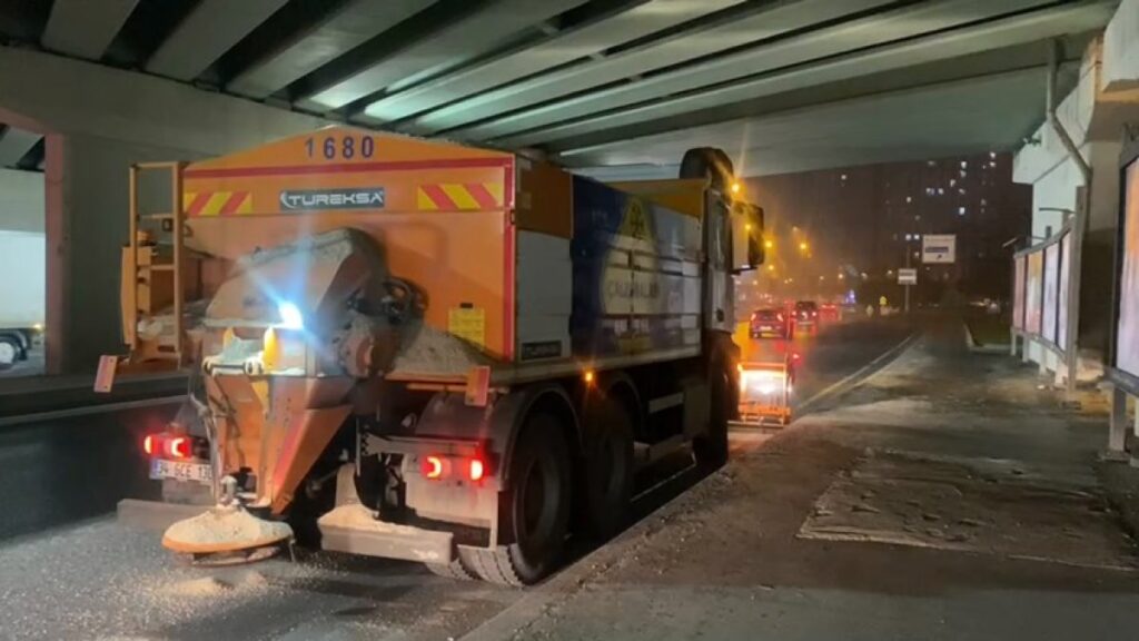 istanbulda kar yagisi icin onlemler alindi EiCeBKCy