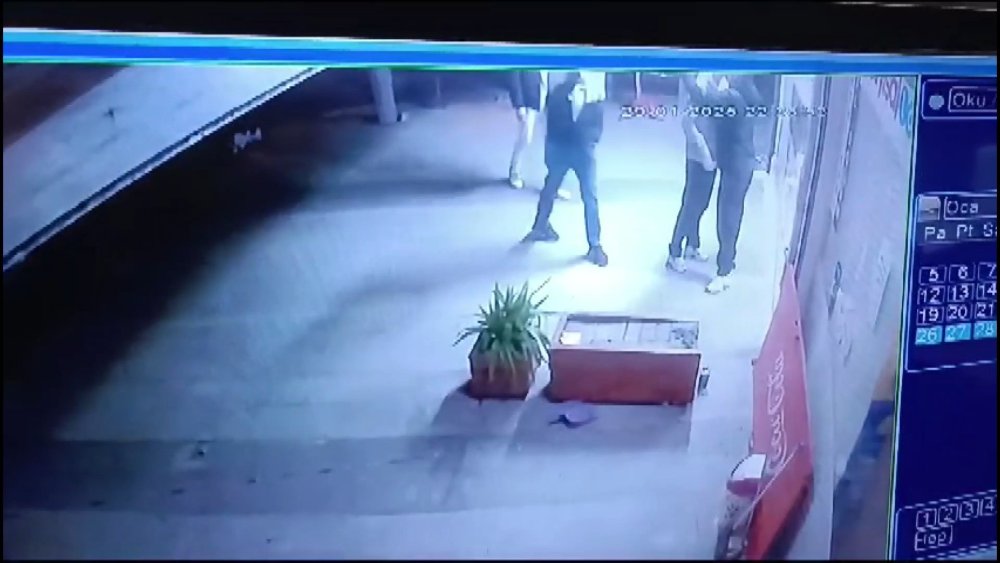 istanbulda korkunc anlar arkadasina yeni silahini gosteriyordu tabanca patladi 1 yiCk5PZC