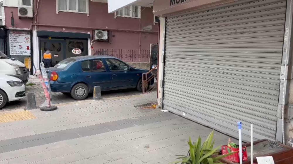 istanbulda korkunc anlar arkadasina yeni silahini gosteriyordu tabanca patladi 3 Dlq66sjc