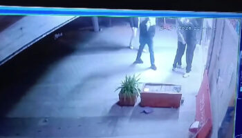 istanbulda korkunc anlar arkadasina yeni silahini gosteriyordu tabanca patladi npv1siGj