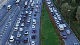 istanbulda trafik yogunlugu araclar guclukle ilerleyebildi ndW3ElfT