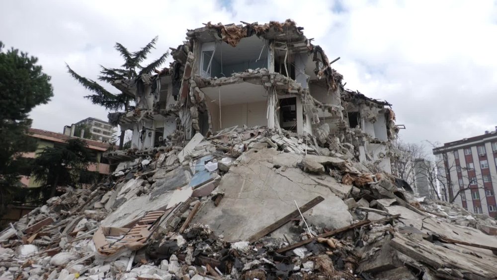 kadikoyde gerceginden farksiz deprem tatbikati 0 cGBmKvAO