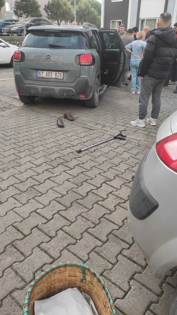 kadin araciyla kocasini ezdi 3 dtqasbOW