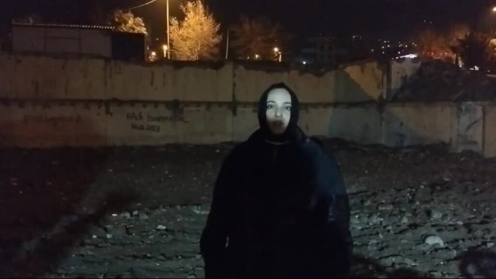 kahramanmarasta 45 kisiye mezar olan saitbey sitesi onunde aileler adalet pesinde cqzrIA4y