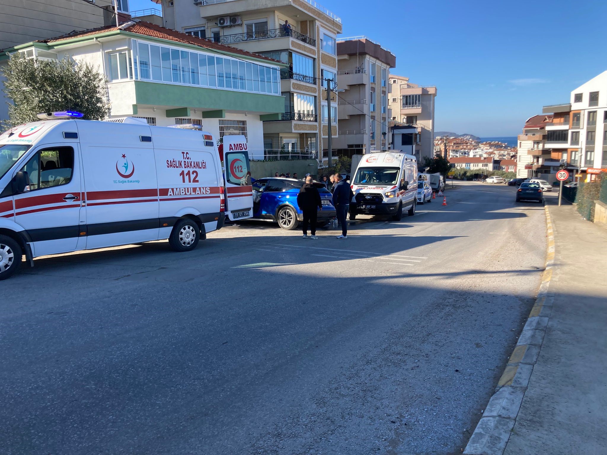 kalp krizi geciren kadin surucu duvara carpti 1 olu 1 yarali 2 RNsPm69S