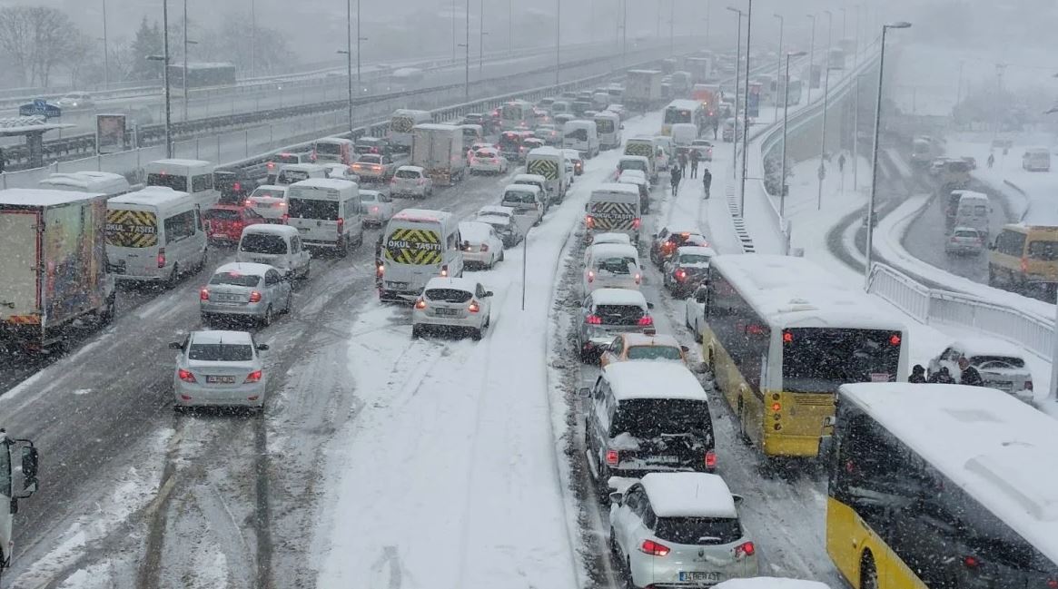 kar istanbulu felc edecek 12 bin personelle akom alarma gecti tarih belli oldu 1 FLmJBT6U