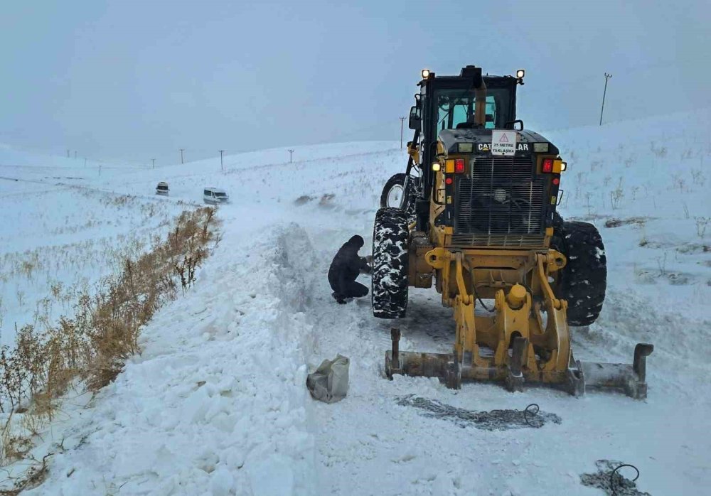 kar ve tipide mahsur kaldilar saatlerce kurtarilmayi beklediler 2