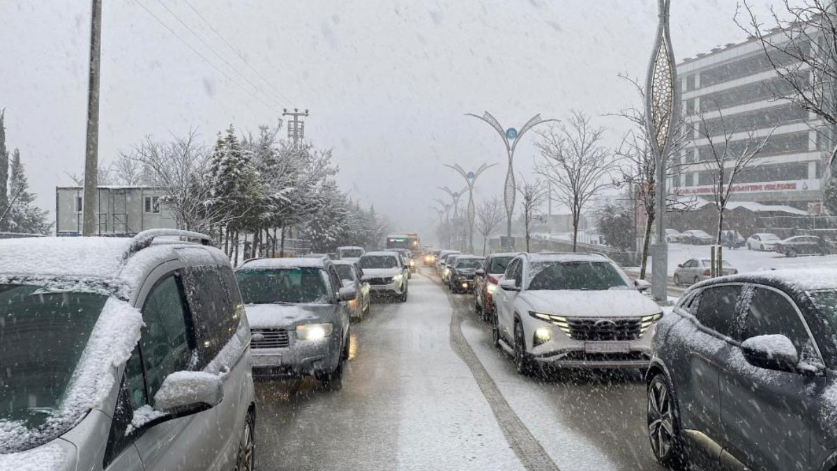 kar yagisi istanbulu teget gecti kocaeli beyaza burundu 1 H5ZacPkA