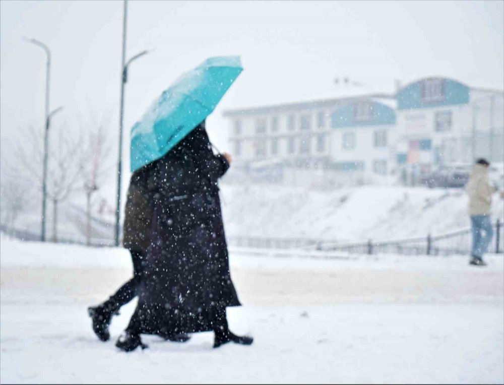 kar yagisi kent hayatini olumsuz etkiledi 59 koy yolu ulasima kapandi 4 igd9DFXE