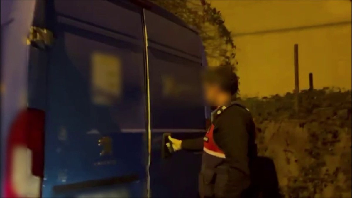 kargo araciyla kacakcilik yaptilar 0 mFN4tXPC