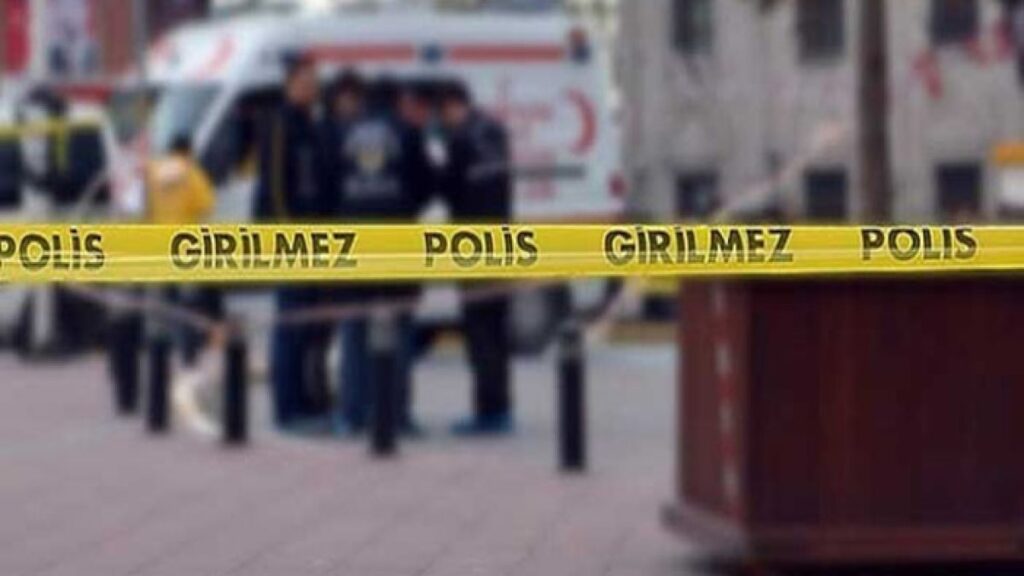 kediden korkarak camin uzerine dusen genc yaralandi QROK3r9l