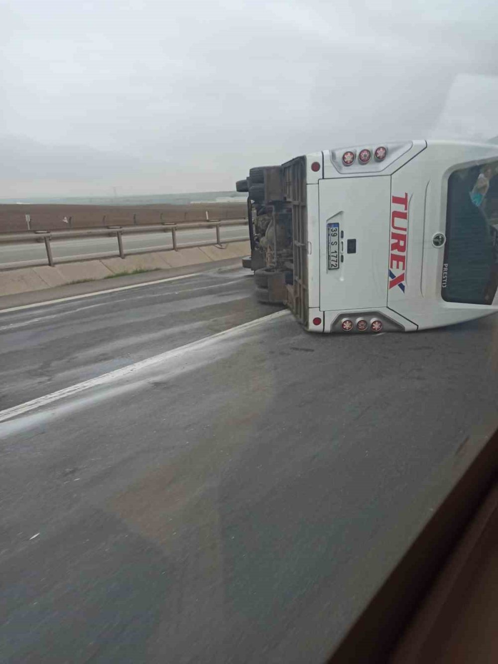 kirklarelinde iscileri tasiyan servis devrildi 5 kisi yaralandi 2 bBWO5mSh