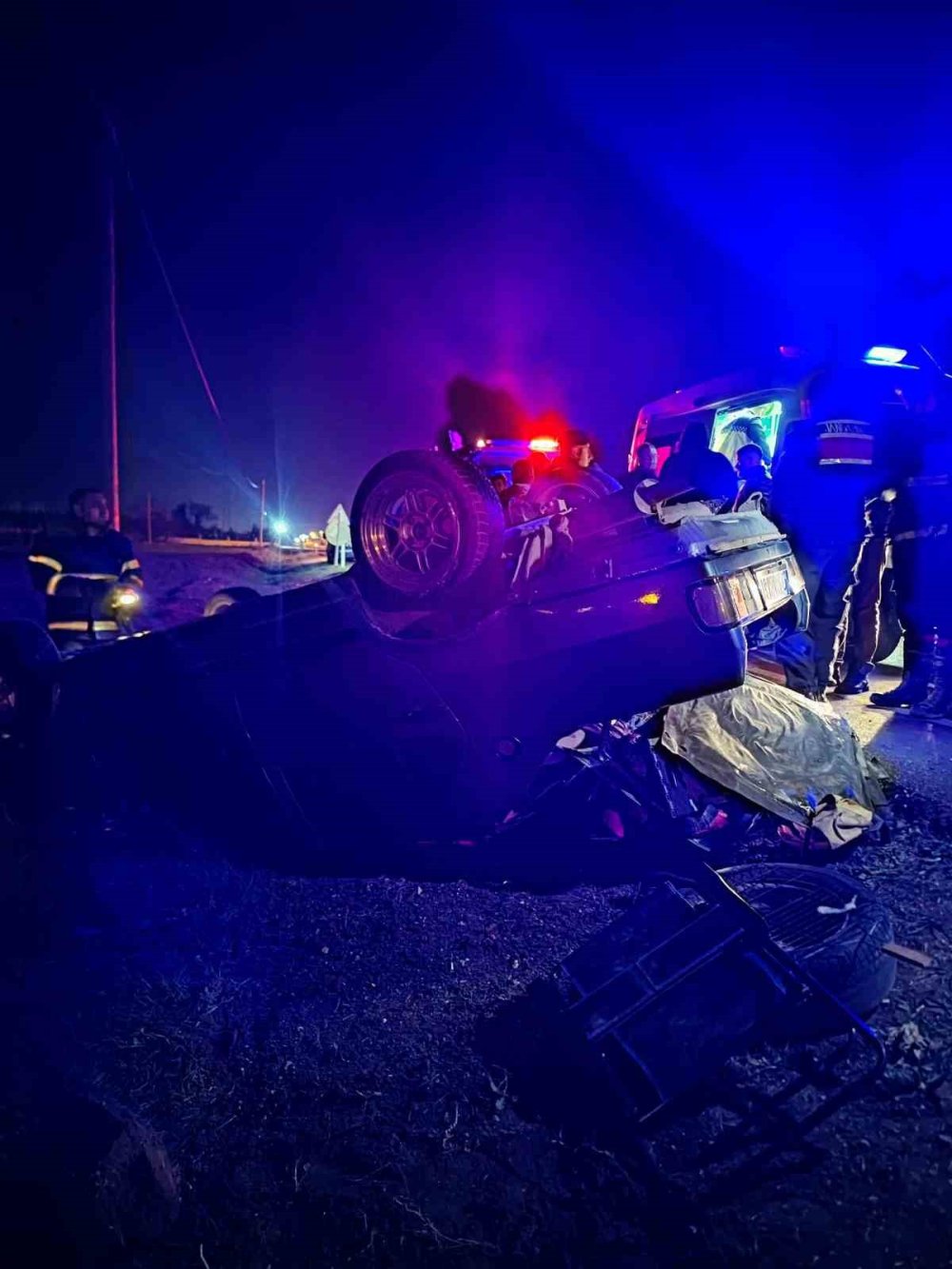 kirklarelinde otomobil sarampole devrildi 2 kisi yaralandi 2 BLArfH3Z