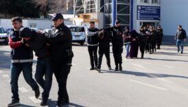 kisi basi 20 bin dolar odediler avrupa hayalleri suya dustu 1M95CryF