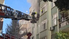 mersinde yangin panigi lBjBLYD7