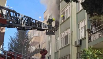 mersinde yangin panigi lBjBLYD7