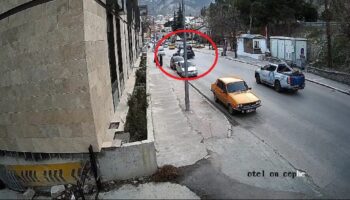 motosiklet otomobile carpti 3 yarali Wu1IMre4