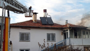neset ertasin kiz kardesinin evi yandi 1QkD44sa
