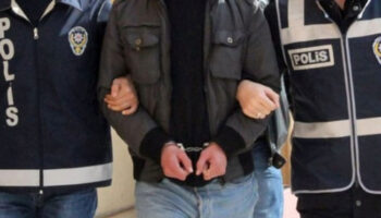 ogretmen darbeden veli ve oglu tutuklandi LZrKia6F