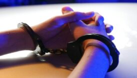 okul bahcesinde oturanlara ates acti yaralilar var lGij59Ky