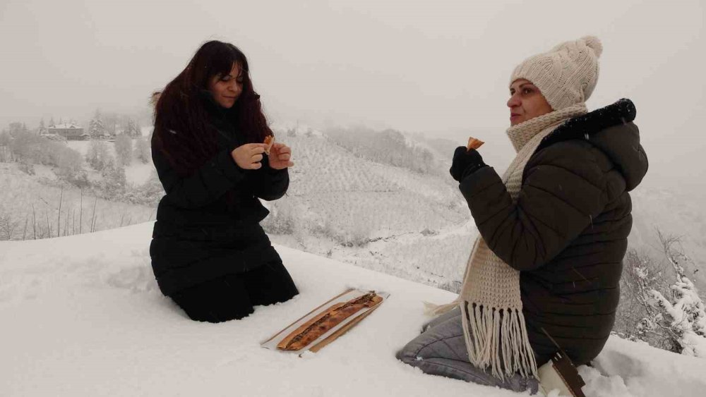orduda kar yagisi eglenceye donustu pide yiyerek cay ictiler 1