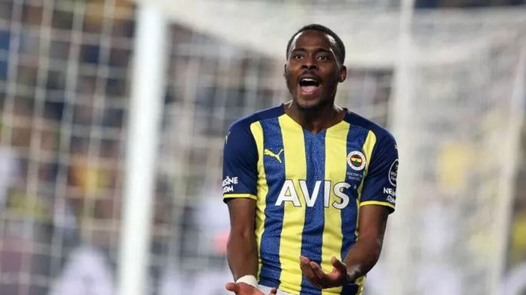 osayi samuel kadrodan cikarilacak mi yeni transferler sonrasi merak konusu oldu QXBiSrJR