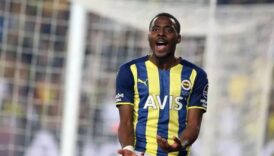 osayi samuel kadrodan cikarilacak mi yeni transferler sonrasi merak konusu oldu QXBiSrJR