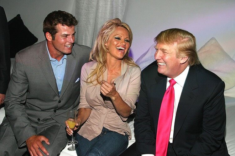 pamela anderson trumpi ifsa etti dogum gunu partisi icin ne kadar aldigini da acikladi pfNNYwuD