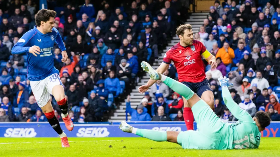 rangers ibroxta ross countyyi 4 0la gecti 0 NWnQt9hL